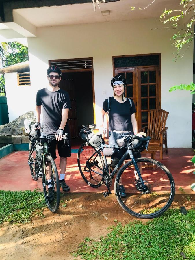 Dinesh Safari Homestay Udawalawe Luaran gambar