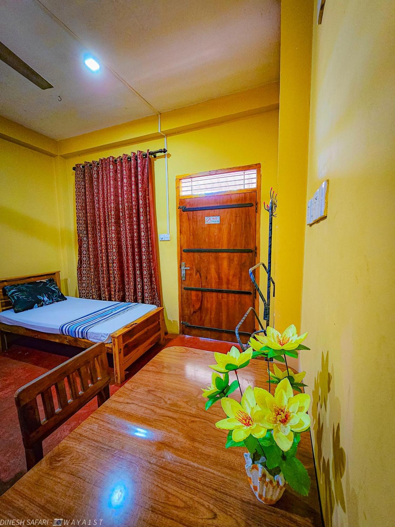 Dinesh Safari Homestay Udawalawe Luaran gambar
