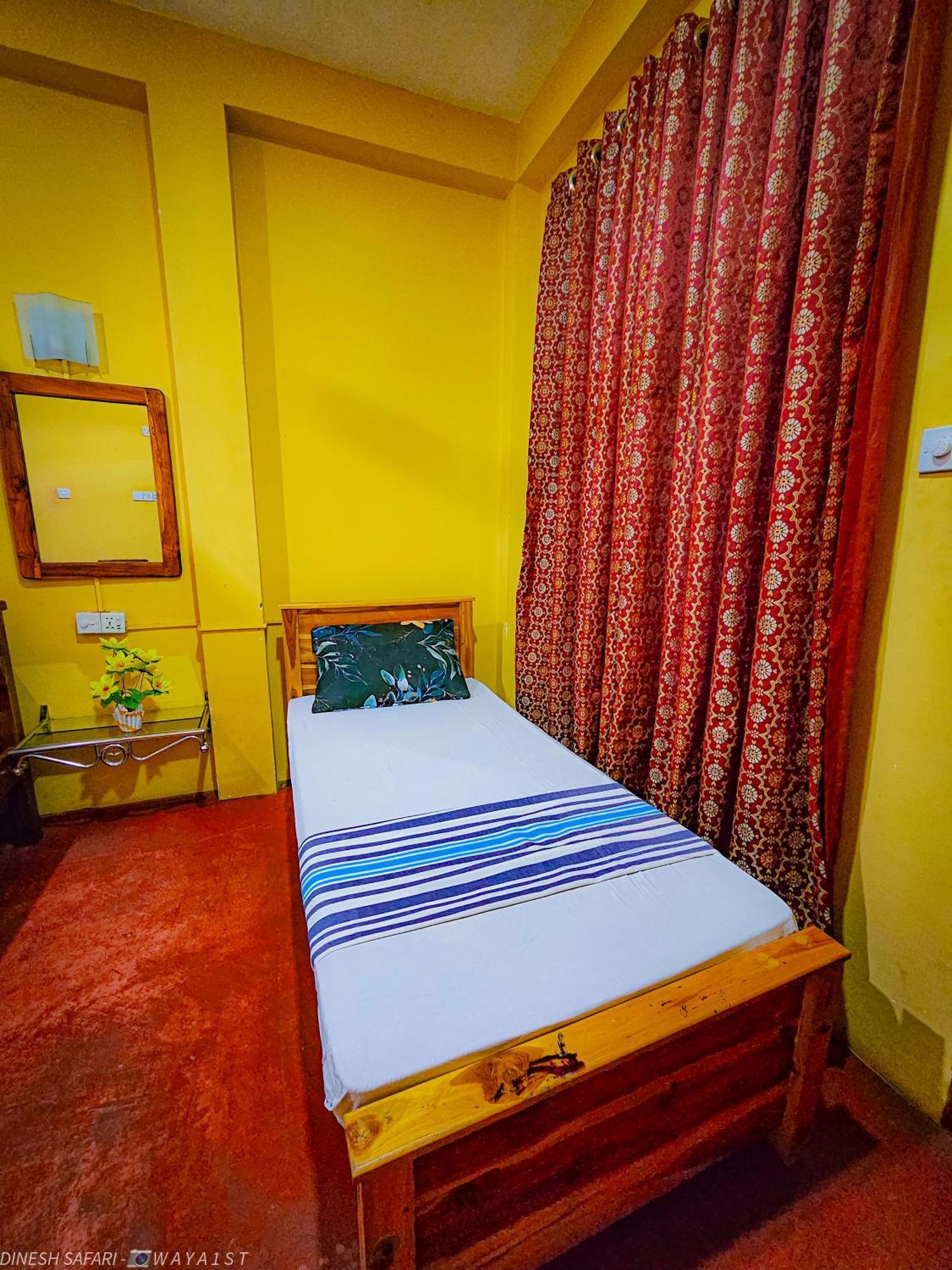 Dinesh Safari Homestay Udawalawe Luaran gambar