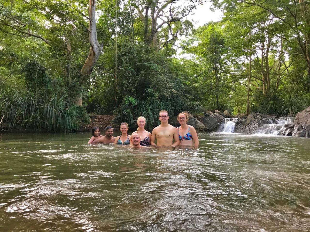 Dinesh Safari Homestay Udawalawe Luaran gambar