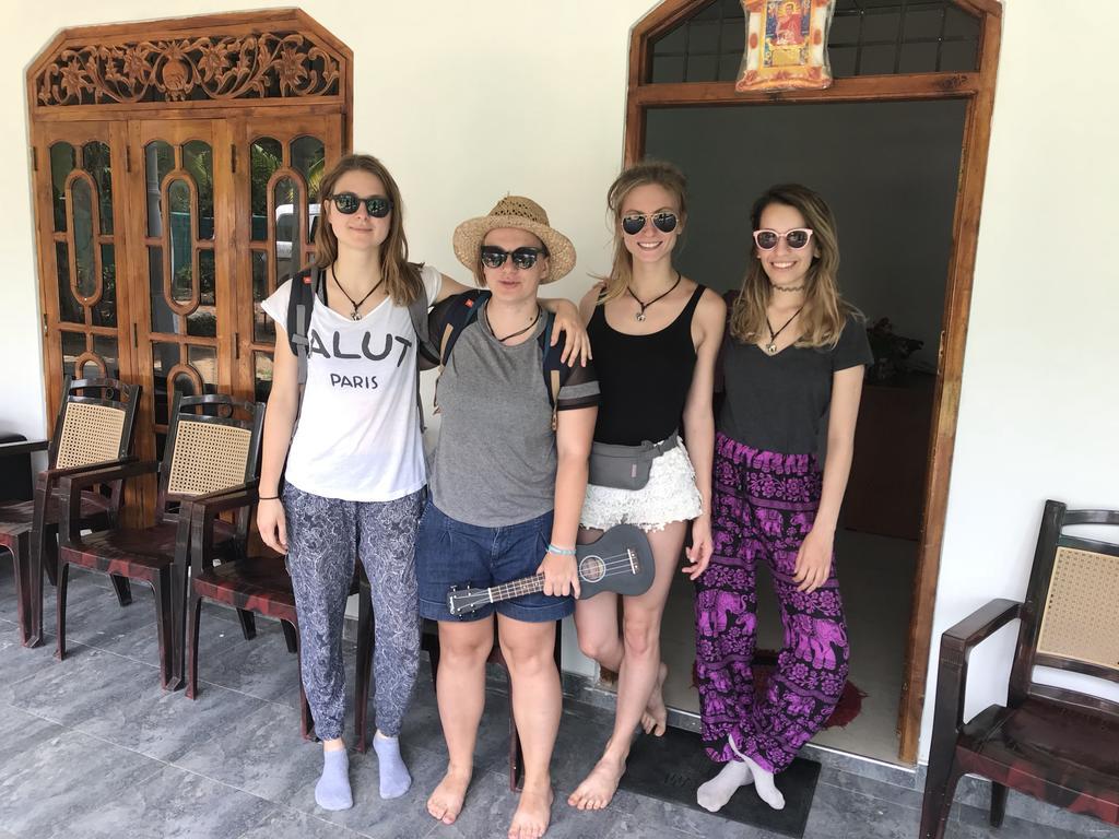 Dinesh Safari Homestay Udawalawe Luaran gambar