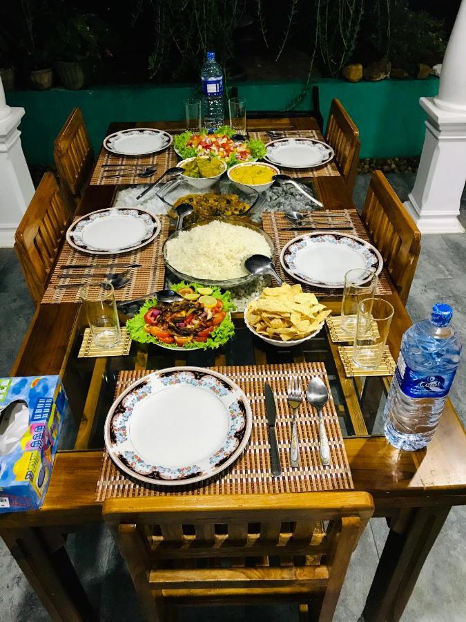 Dinesh Safari Homestay Udawalawe Luaran gambar